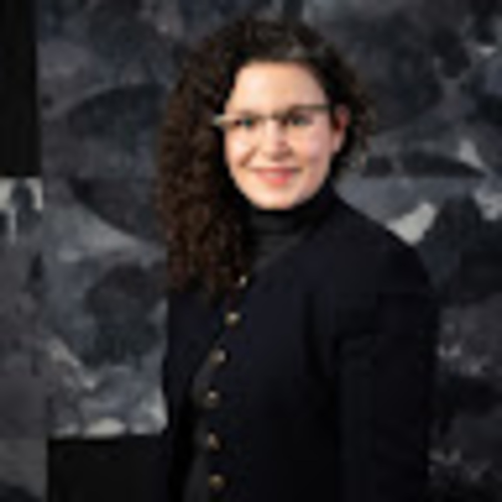 Meet your Posher, Cristina